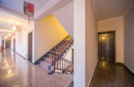 Jinchun Electronic Sports Hotel Lijiang - 2 estrellas