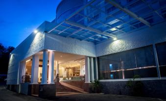 Crown Vista Hotel