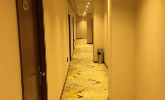 Qiqihar Yingka Theme Hotel