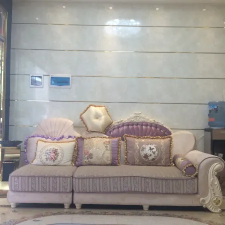 Tiandong Huangjia Business Hotel