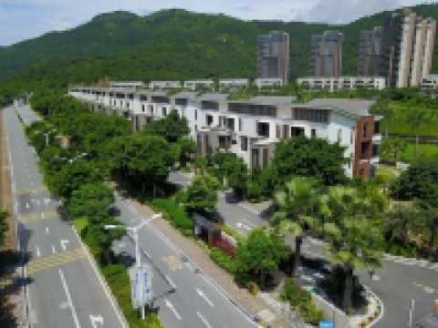 Q Jia · Pinyi Villa (Yangjiang Hailing Island Shili Yintan Store)