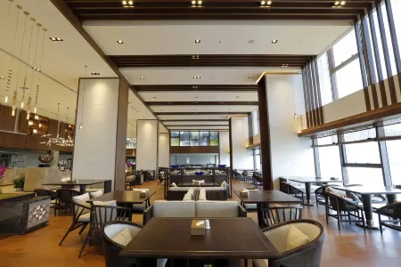 Nanjing Ziqing Lake Hot Spring Resort (Wildlife World) Отели рядом с достопримечательностью «Qixia Mountain Scenic Area»