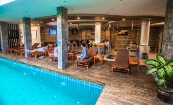Triton Beach Hotel & Spa