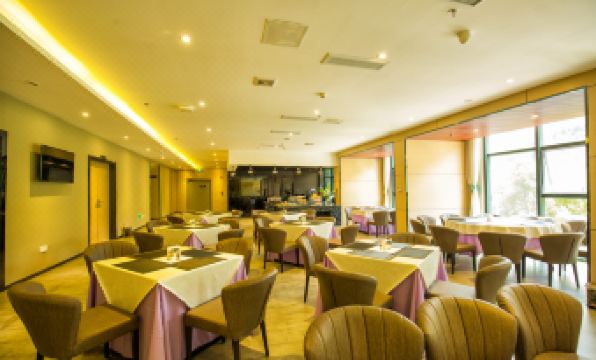 Pokhapa Hotel - Housity