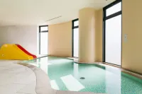 Sheraton Okinawa Sunmarina Resort - Uima-altaat