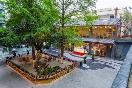 Lancheng Yuerong Food Culture Hotel Отели рядом с достопримечательностью «Chengdu Zhiye Jishu College»
