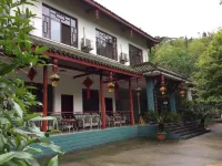 E'mei Mountain Cuizhu Hotel Hotel in zona Qingyin Pavilion