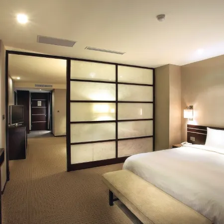 Sol Hotel Отели в г. Синьчжу