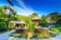 Country Garden Phoenix Hot Spring Center Soup Kitchen Hotels in Xianning