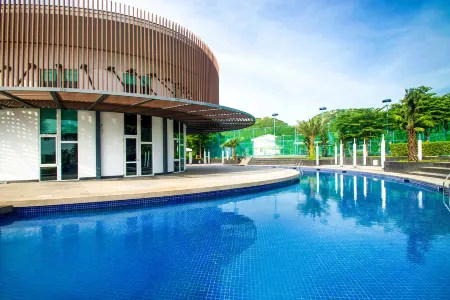 Oceanami Villas & Beach Club - Managed by Thang Long Group Отели рядом с достопримечательностью «MÀU Camping - Cắm Trại Hồ Cốc»