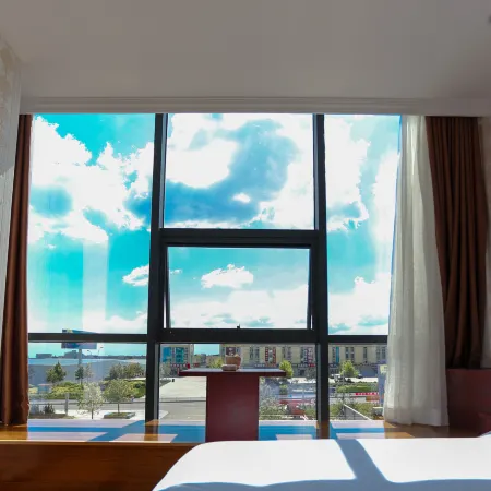 Bianmaocheng Hotel