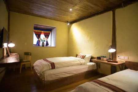 Xianggelila Lanmao Inn