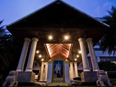 Laithong Hotel Các khách sạn gần Wat Ban Kho