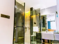Wuxi Fengshe Boutique Hotel (Jiangnan University Taihu Scenery Belt Store) Hotels near Three Kingdoms City
