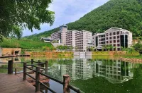 Chongdugou Waterscape Hotel Отели рядом с достопримечательностью «Звериный парк в Чунгчуане»