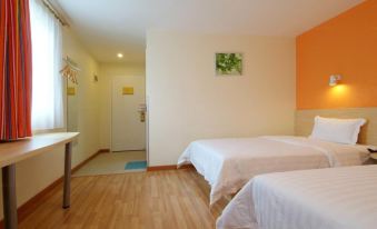 7 Days Inn (Jiamusi Xilin Road RT-Mart) - Housity
