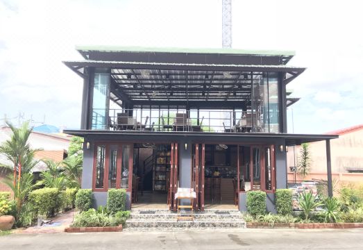 6. 데이비드 레지던..