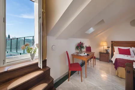 Hotel Leon D´Oro Отели в г. Прага