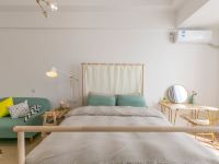 上海暖舍民宿 - 舒适一室大床房