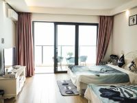 惠州小径湾时光屿海轻奢海景公寓 - 亲子欧式180度海景双床房