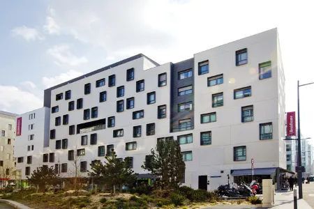 Residhome Paris Issy les Moulineaux Отели рядом с достопримечательностью «Museum of Playing Cards»