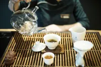 Gunai Light Luxury Hotel