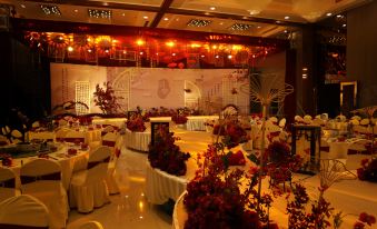 Red Apple Hotel