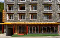 Siguniangshan Tianyun Renji Hotel (Changpinggou Scenic Area)