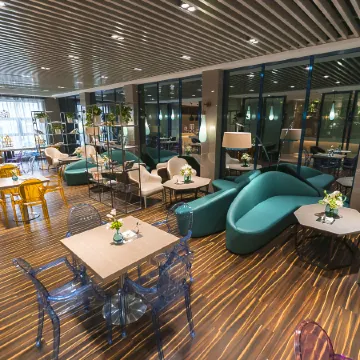 Modern Crystal Hotel (Baoding Railway Station)