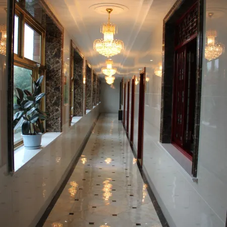 Yanchi Hotel
