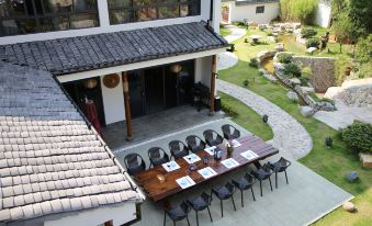 Jingmi Courtyard Guesthouse