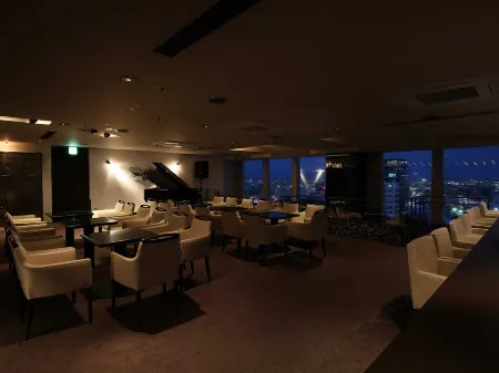 ANA Crowne Plaza Sapporo Отели рядом с достопримечательностью «Kotoni Shrine»