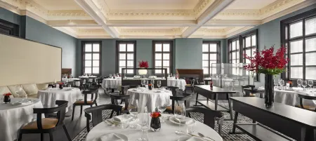 Bvlgari Hotel Shanghai Отели рядом с достопримечательностью «Университет Тунцзи»