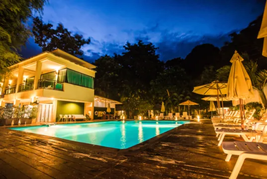 รูปภาพของวงเดือนรีสอร์ท