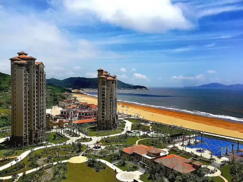 self-cooking seaview apartment