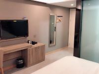杭州柚子创意酒店 - 高级大床房