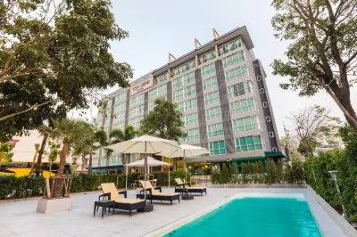 頂景飯店 Paradise Ocean View Condominium附近的飯店