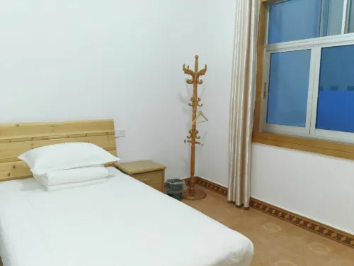 Xiuning Yuanyuan Hotel