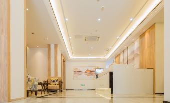 Baiyi Hotel(Zhenjiang Railway Station)