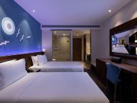 桔子水晶杭州未来科技城酒店 - 月夜双床房
