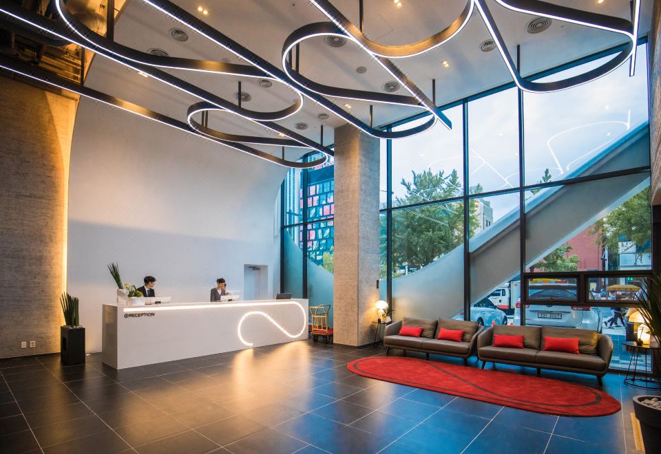 3. 에이든 바이 베..