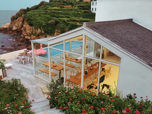 Huaniaoxiang Luli Hostel