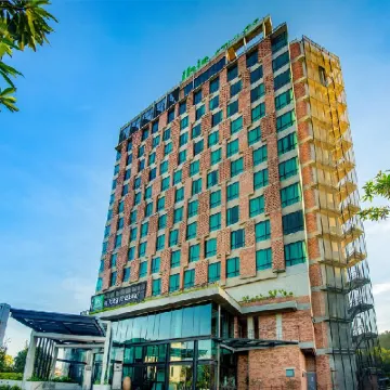 Ibis Styles Kota Kinabalu Inanam Hotels near Masjid Bandaraya Kota Kinabalu
