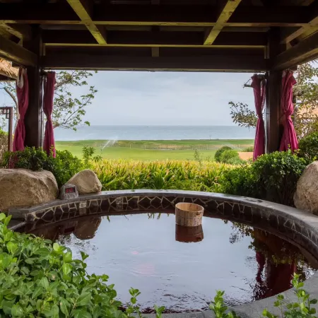 Qinhuangdao Arcadia Seaside Holiday Hotel