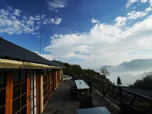 Yun Shang Wu Tian Guesthouse