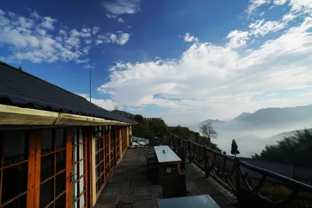 Yun Shang Wu Tian Guesthouse Отели рядом с достопримечательностью «Jiuquyunhuan Area, Yunhe Terrace Scenic Area»