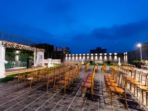 夏都城旅安平館