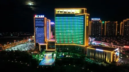 Yucca  Hotel Отели рядом с достопримечательностью «Fengru Square»