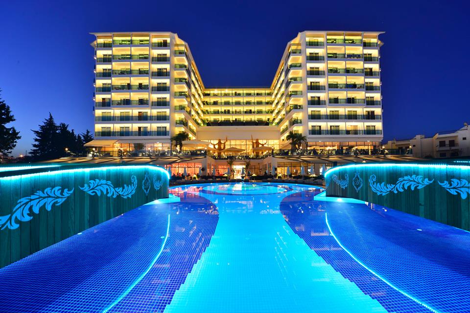 Azura Deluxe Resort & Spa - Ultra All Inclusive