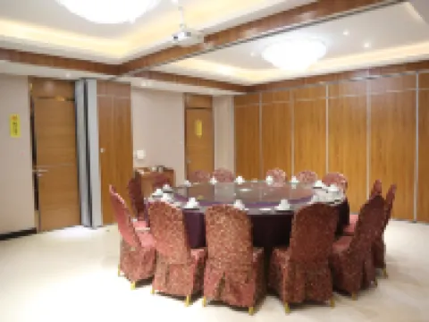 Buttonwood Fashion Hotel Hotels in Lankao